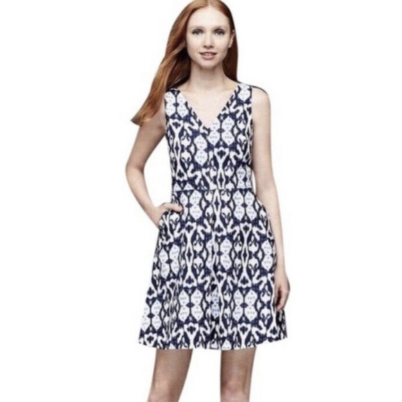 Gap 100% Linen Mini Dress Batik Ikat Blue Fit Flare Sleeveless Womens Size 6 NWT - Picture 2 of 11